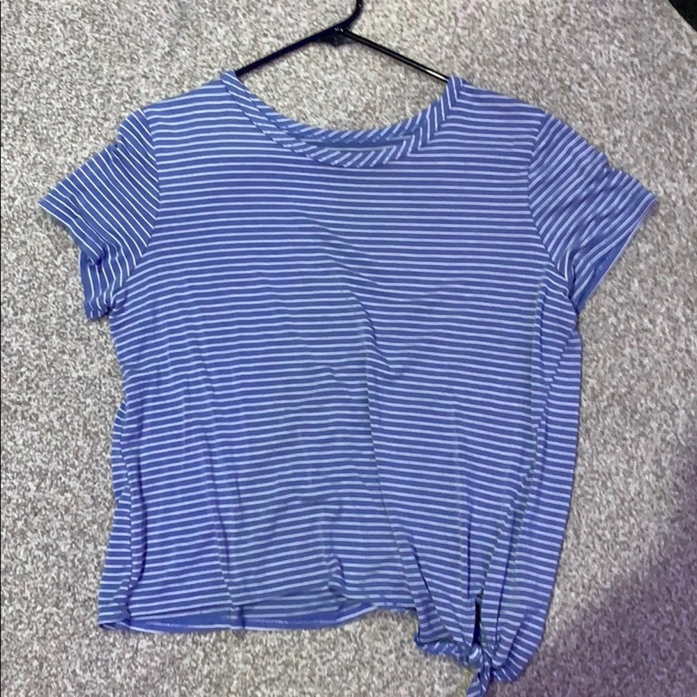 blue striped flowy crop